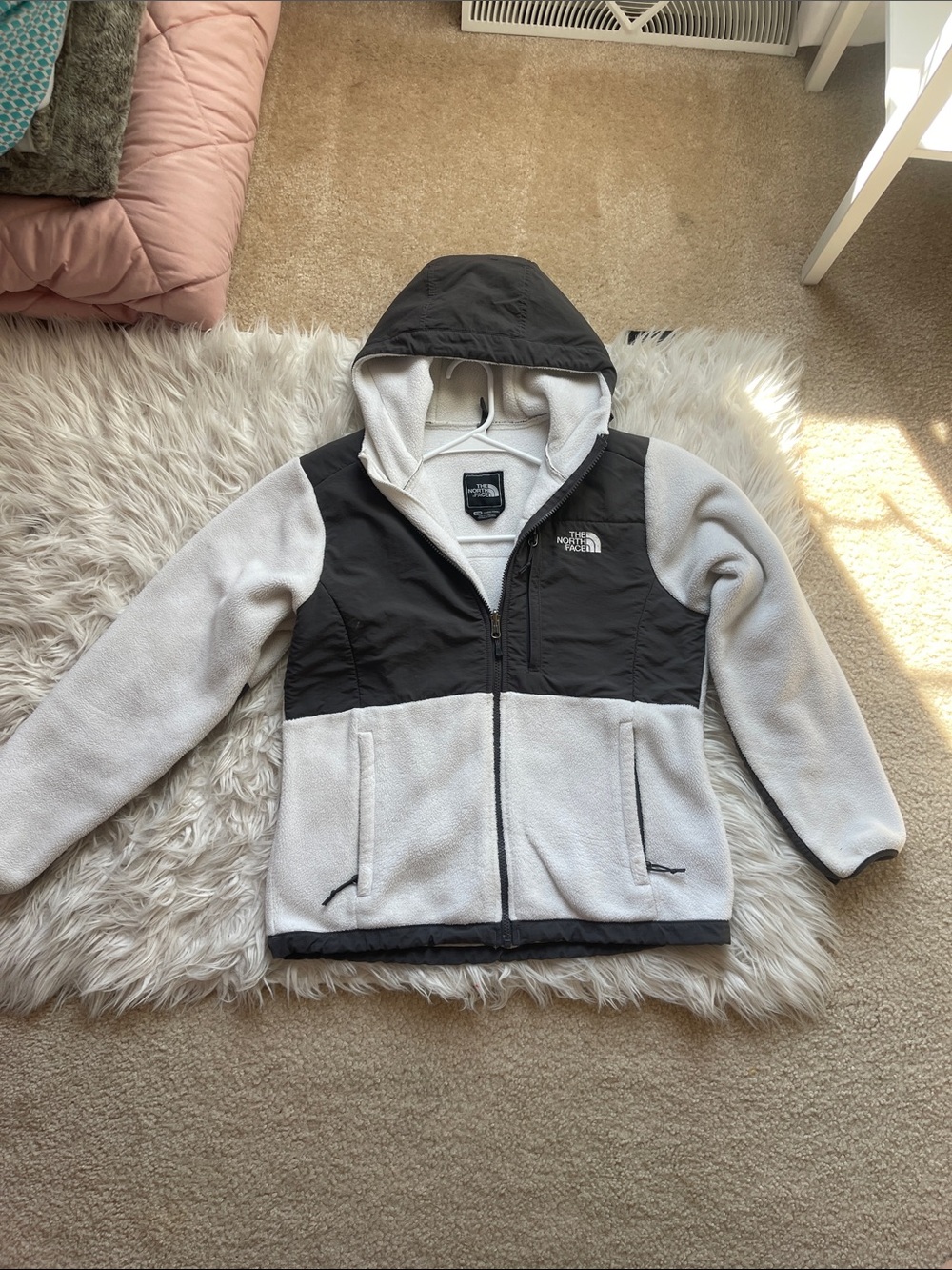 The North Face Hooded Puffer Jacket - Light Gray & Black